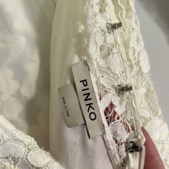 Pinko Cream Long Sleeve lace Dress
Size 4 - Picture 8 of 13